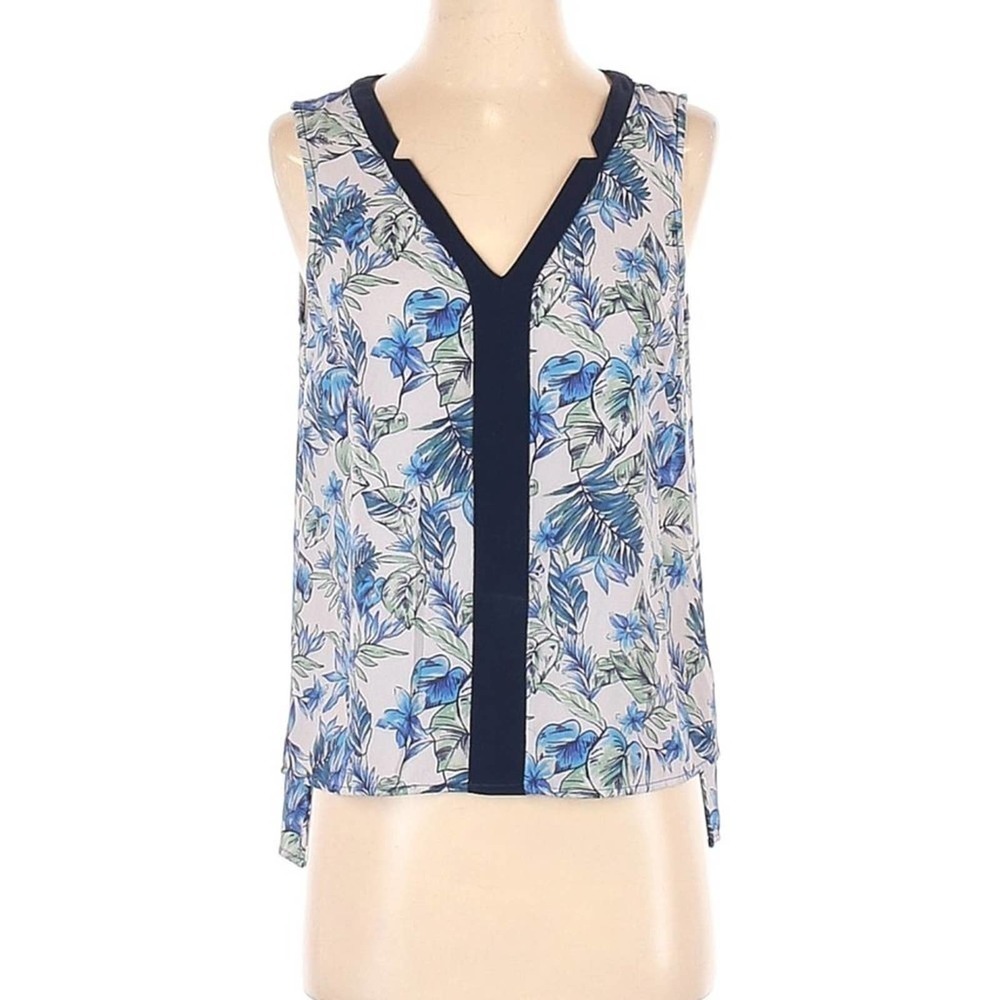 Skies Are Blue Sleeveless blue floral sleeveless top S